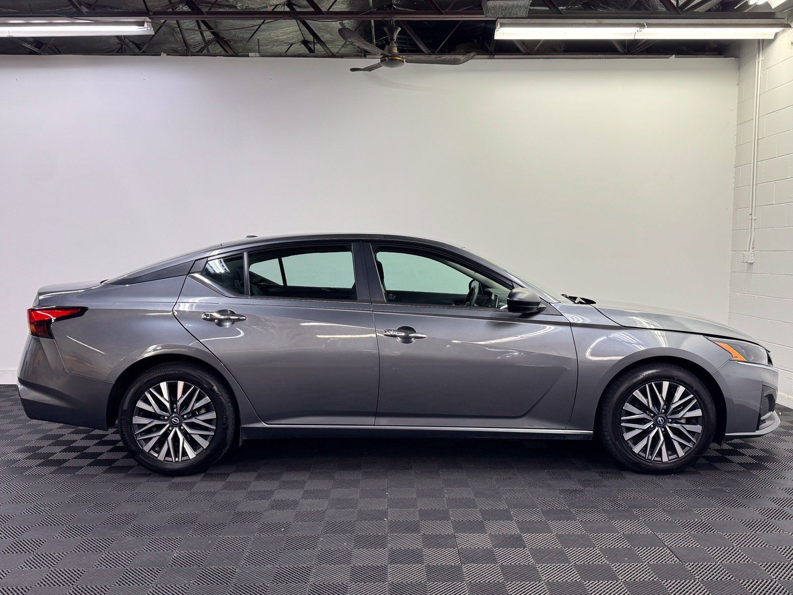 Certified 2025 Nissan Altima 2.5 SV FWD image 5