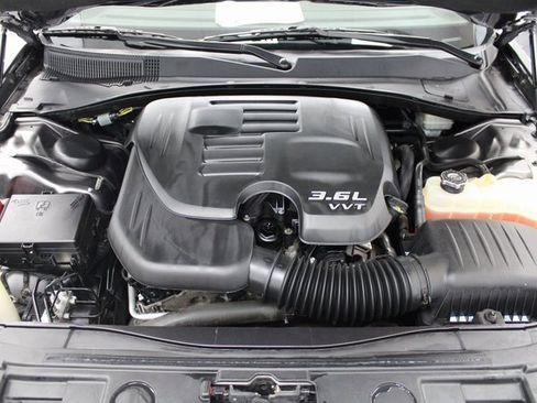 Used 2014 Chrysler 300 C w/ Beats Audio Group image 9