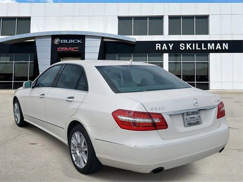 Used 2013 Mercedes-Benz E 350 4MATIC Sedan image 3