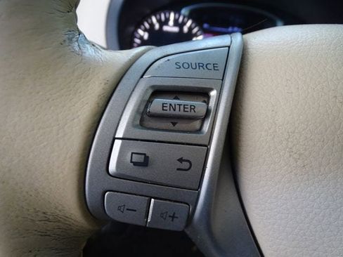 Used 2015 Nissan Altima 2.5 SV w/ Convenience Package FWD image 7