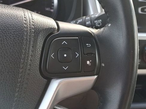 Used 2016 Toyota Highlander XLE image 22
