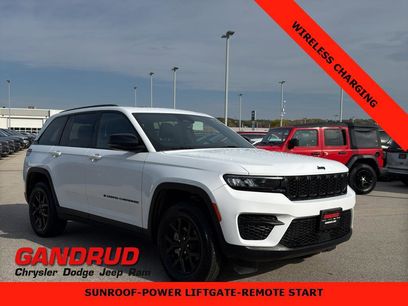 Used 2024 Jeep Grand Cherokee Altitude