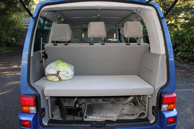 Used 2002 Volkswagen Eurovan MV FWD image 17