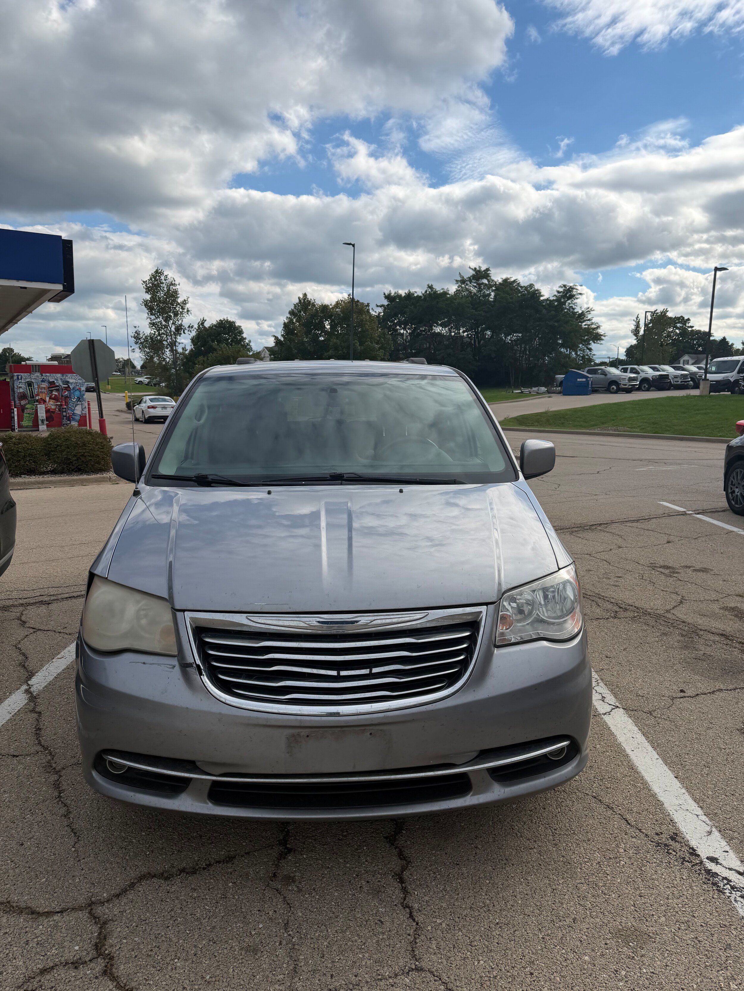 Used 2016 Chrysler Town & Country Touring w/ Driver Convenience Group FWD image 6