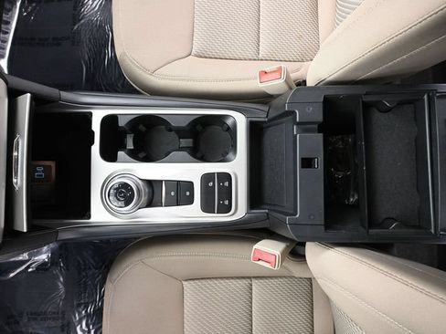 Used 2022 Ford Explorer XLT RWD image 27