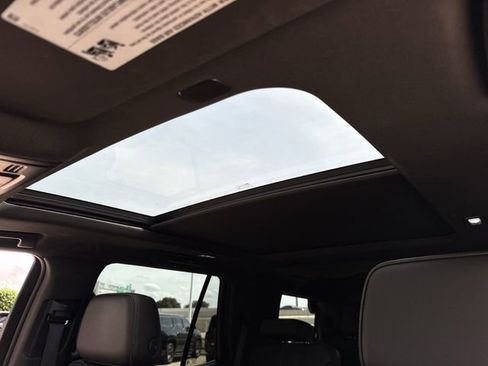 Used 2022 Chevrolet Tahoe RST w/ Luxury Package RWD image 25