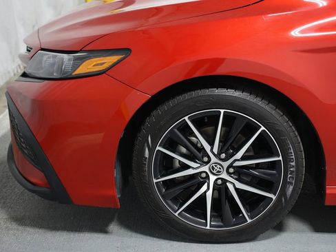 Used 2023 Toyota Camry SE w/ Audio Upgrade Package FWD image 5