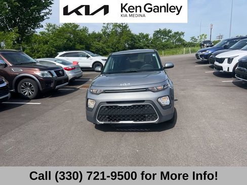 Certified 2022 Kia Soul LX w/ Technology Package FWD image 3