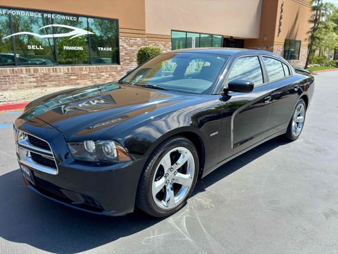 Used 2012 Dodge Charger R/T w/ Wheels & Tunes Group RWD image 4