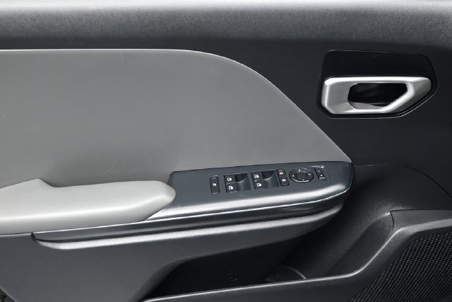 Used 2025 Kia K4 FWD image 8