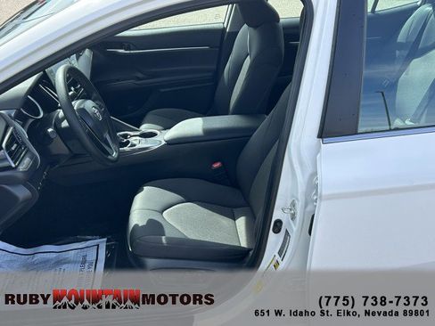 Used 2024 Toyota Camry LE image 11