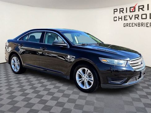 Used 2018 Ford Taurus SE FWD image 2