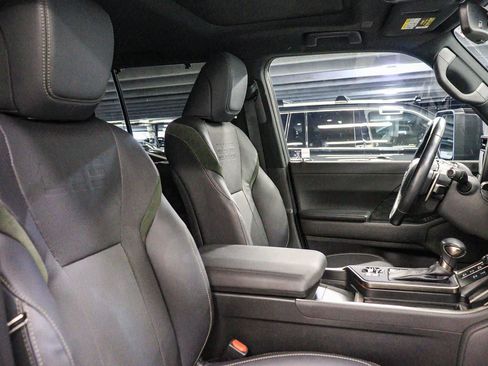 Used 2024 Lexus GX 550 AWD/4WD image 17