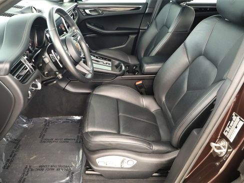 Used 2023 Porsche Macan Turbo image 22