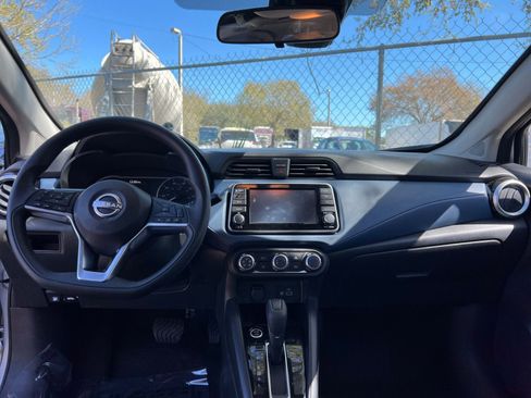 Used 2025 Nissan Versa SV image 29