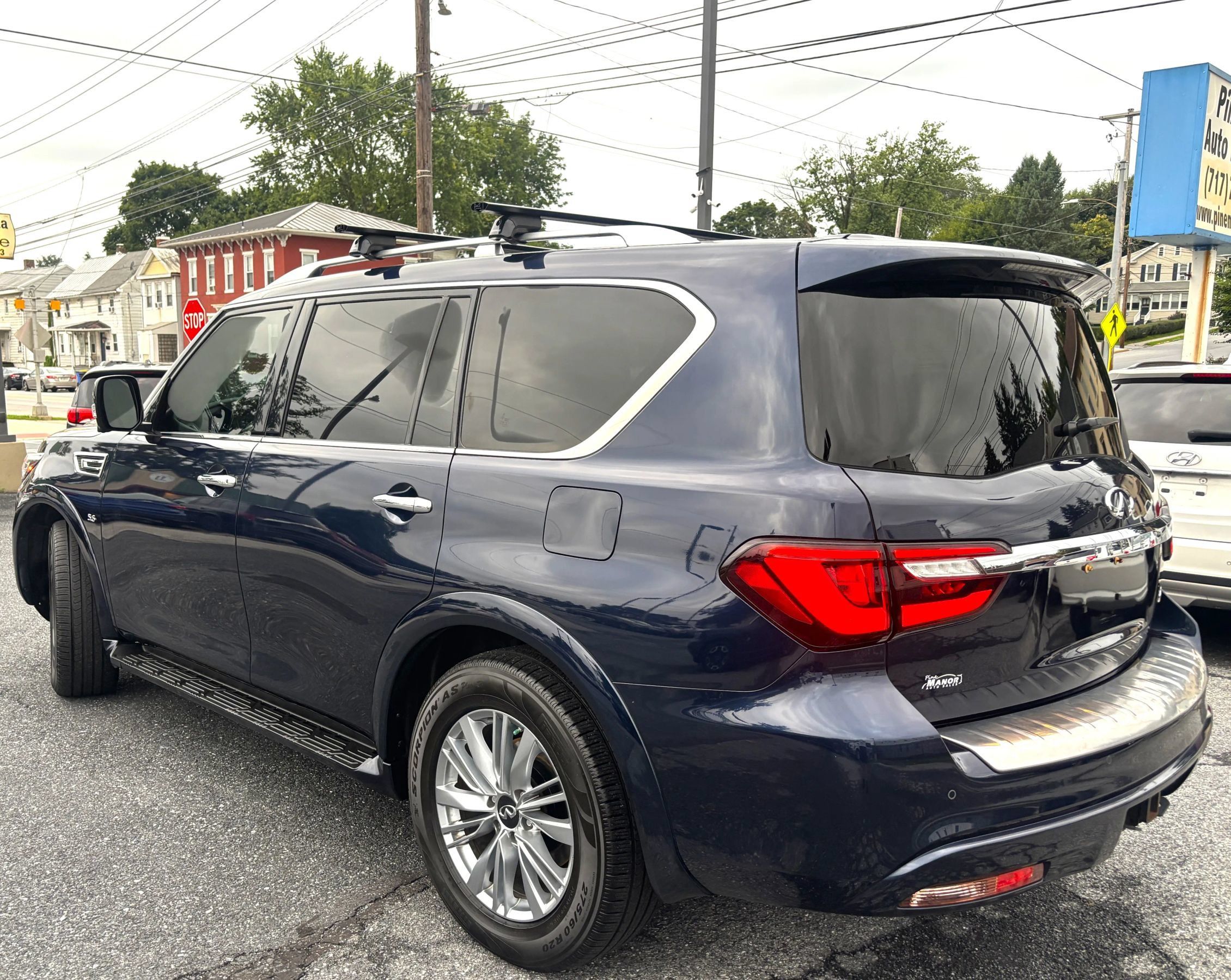 Used 2019 INFINITI QX80 Luxe AWD/4WD image 4