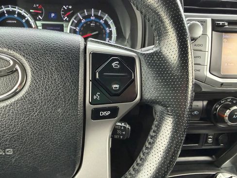 Used 2014 Toyota 4Runner SR5 AWD/4WD image 22