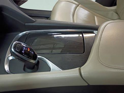 Used 2019 Buick Enclave Premium w/ Experience Buick Package image 17