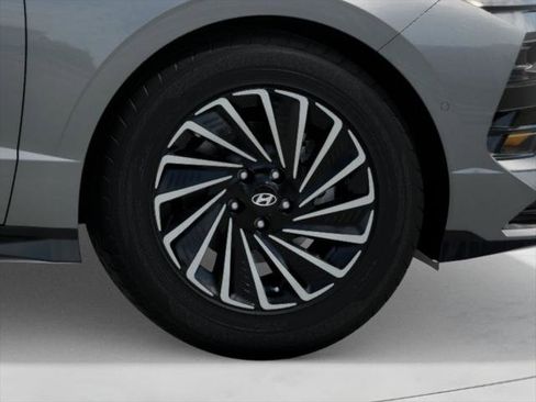 New 2025 Hyundai Sonata Limited image 8
