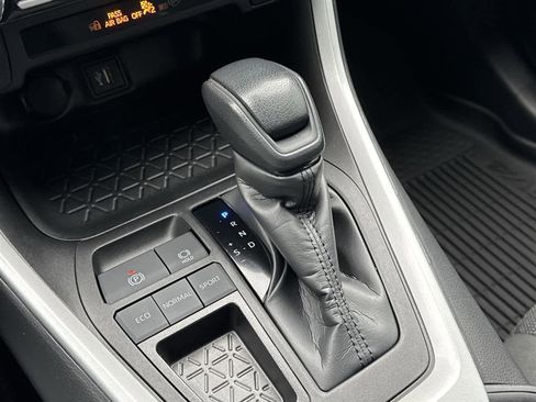 Used 2023 Toyota RAV4 LE image 28