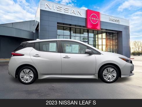Used 2023 Nissan Leaf S image 6
