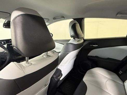 Used 2019 Toyota Prius XLE FWD image 24