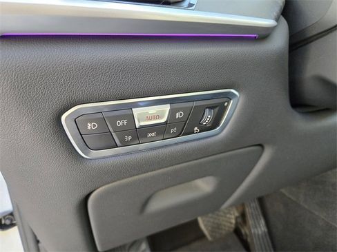 Used 2021 BMW X7 xDrive40i w/ Premium Package image 22