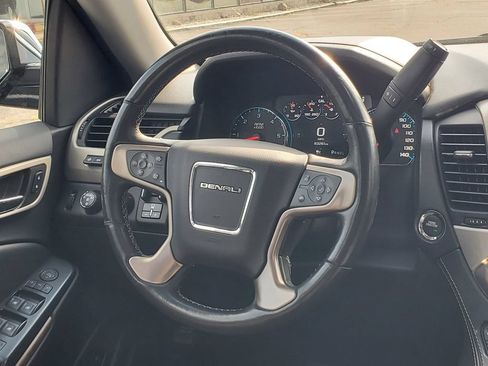 Used 2020 GMC Yukon Denali w/ Denali Ultimate Black Edition AWD/4WD image 29