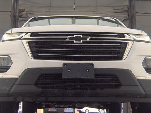 Used 2023 Chevrolet Traverse LT AWD/4WD image 9