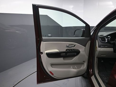 Used 2017 Kia Sedona SX image 10