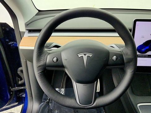Used 2022 Tesla Model Y Performance image 13