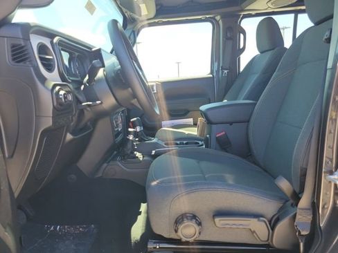 New 2026 Jeep Gladiator Sport image 11