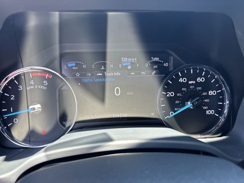 Used 2022 Ford F350 Lariat w/ Lariat Ultimate Package AWD/4WD image 13