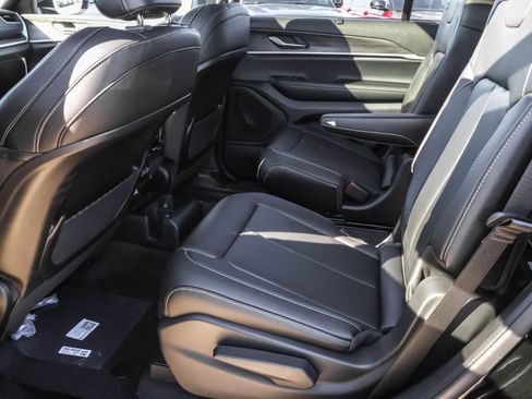 New 2025 Jeep Grand Cherokee L Limited image 16