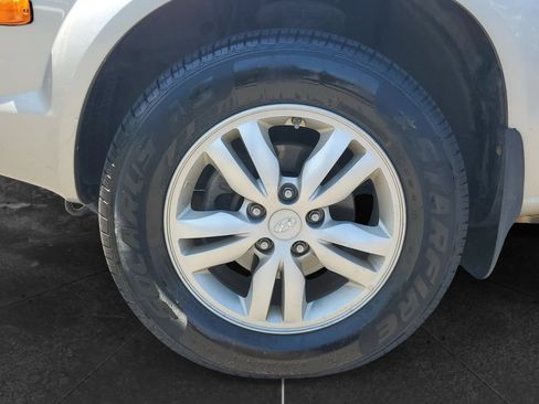 Used 2009 Hyundai Tucson GLS FWD image 11