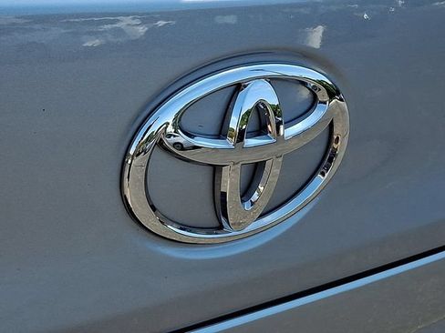 Used 2023 Toyota Corolla Cross XLE w/ Convenience Package AWD/4WD image 31