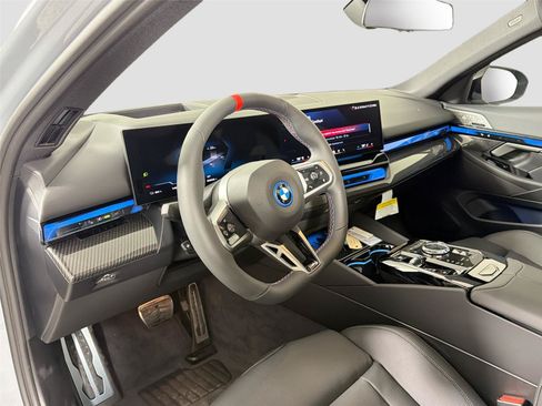New 2026 BMW i5 w/ Executive Package AWD/4WD image 9