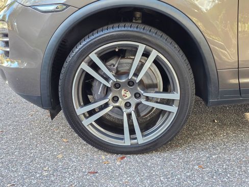 Used 2013 Porsche Cayenne Diesel AWD/4WD image 41