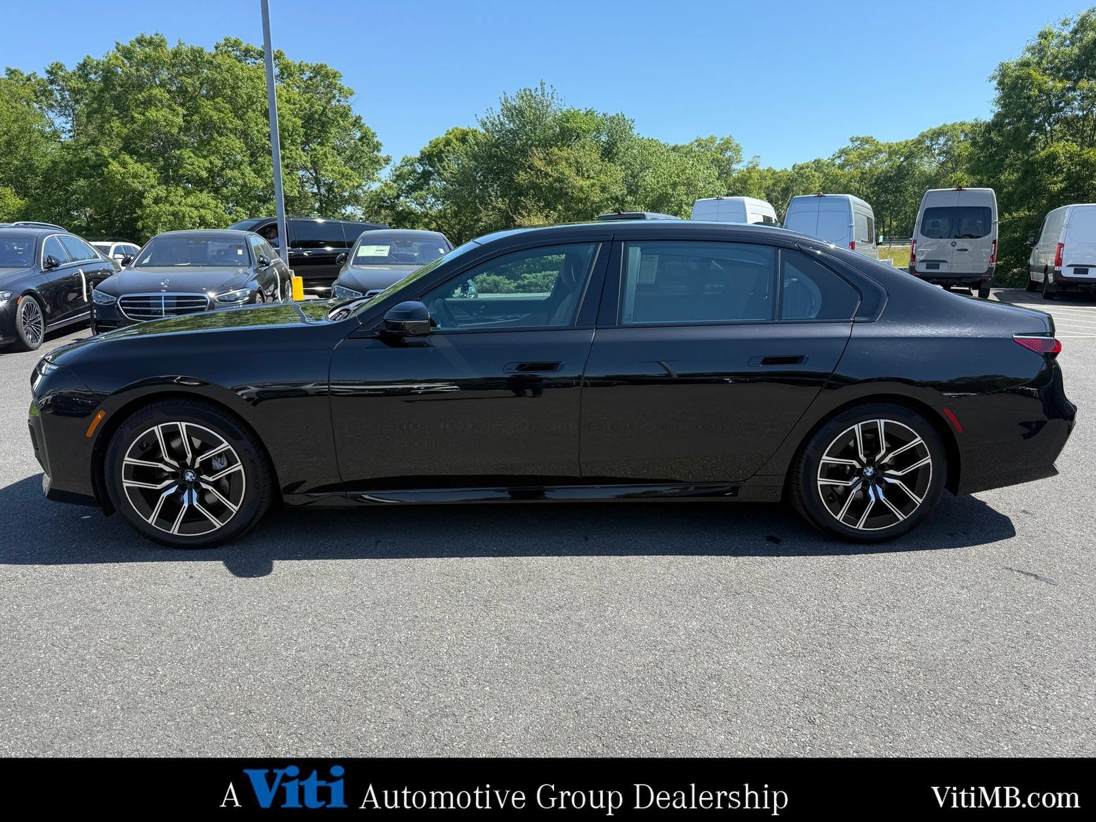 Used 2025 BMW 740i xDrive AWD/4WD image 5