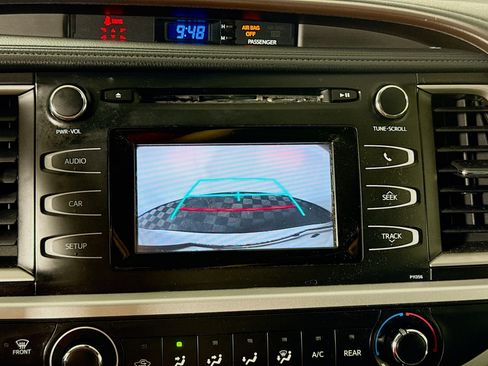 Used 2017 Toyota Highlander LE AWD/4WD image 15