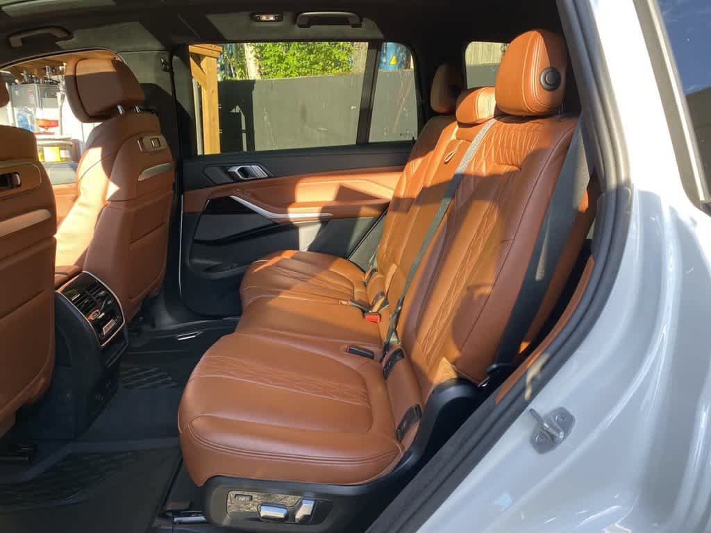 Used 2025 BMW X7 xDrive40i w/ Executive Package AWD/4WD image 17