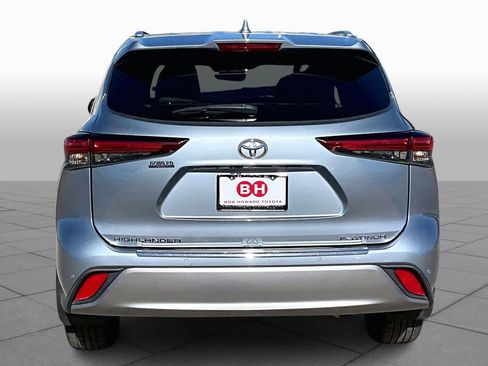 Used 2023 Toyota Highlander Platinum image 5