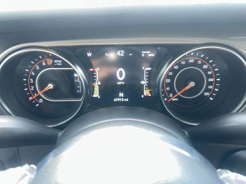 Used 2021 Jeep Gladiator Overland w/ Safety Group AWD/4WD image 18