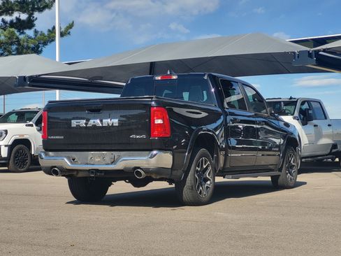Used 2025 RAM 1500 Laramie AWD/4WD image 7