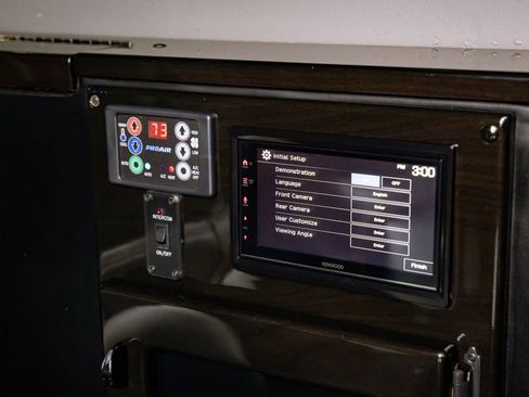 Used 2015 Mercedes-Benz Sprinter 2500 image 27