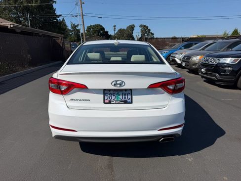 Used 2016 Hyundai Sonata SE w/ Cargo Package FWD image 6