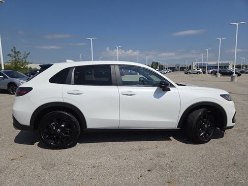 Certified 2025 Honda HR-V Sport image 17