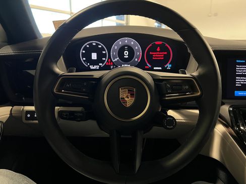 Used 2024 Porsche Panamera 4 image 11