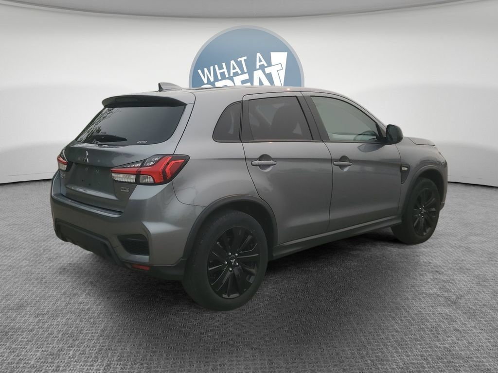 Used 2025 Mitsubishi Outlander Sport LE AWD/4WD image 3