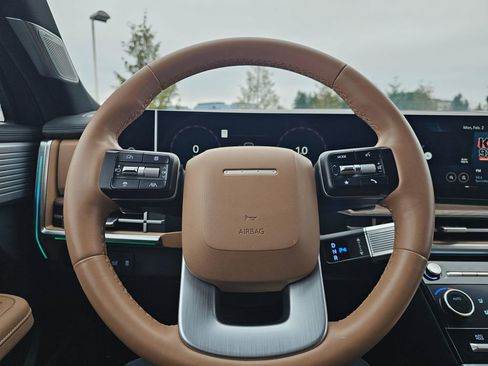 Used 2025 Hyundai Santa Fe Limited w/ Tow & Go Package image 26